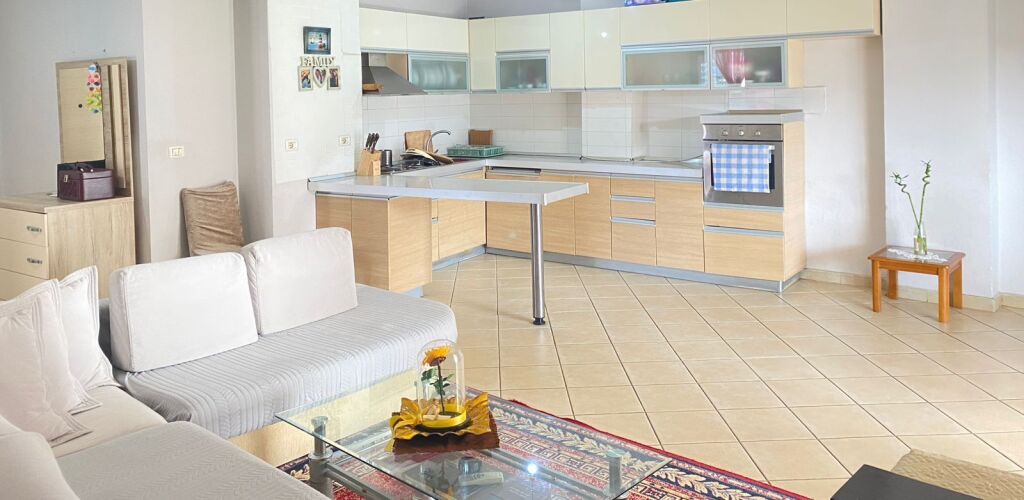 Appartamento 2+1, Astir( Ozoni)!