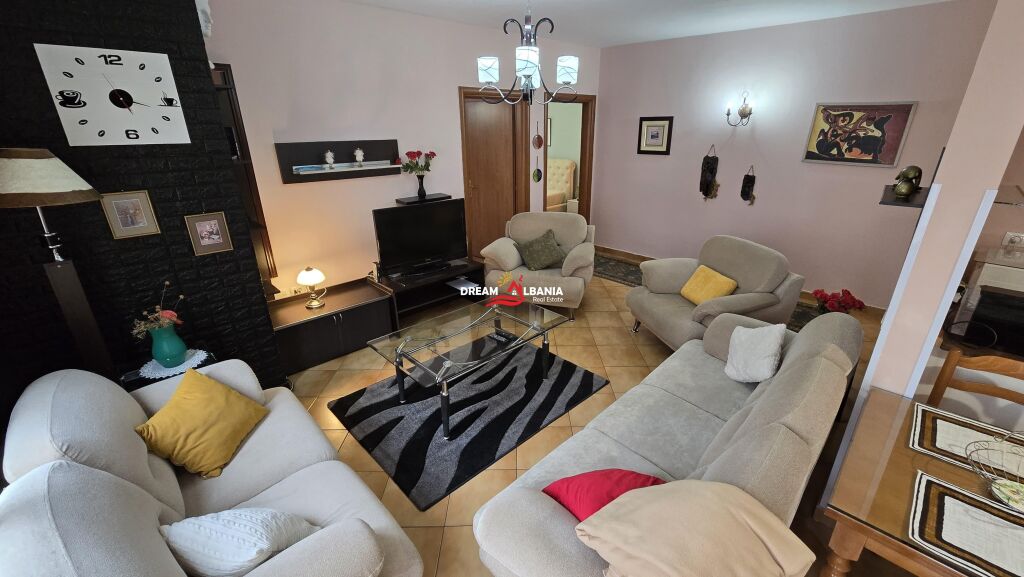 Jepet Apartament 2+1+2 tualete me qera tek Kodra e Diellit ( ID 42215491 )