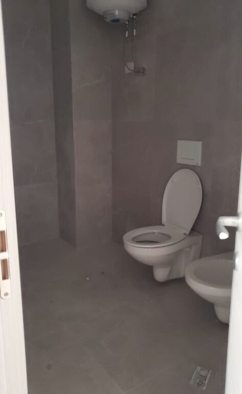 SHITET APARTAMENT 1+1 – Kompleksi E-88, Dritan Hoxha