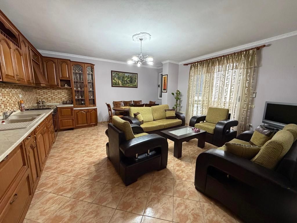 Apartament 1+1 per qira, në Don Bosko !