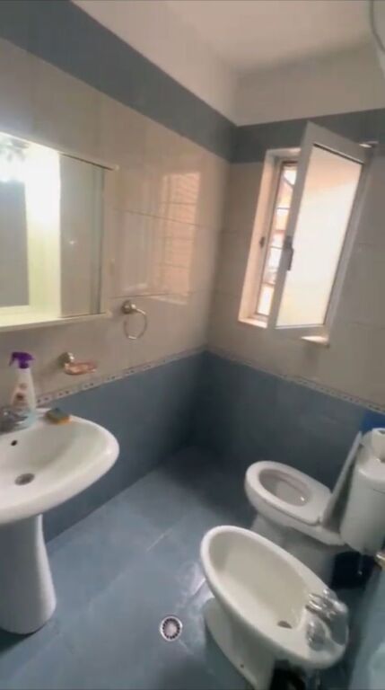 Shitet Apartament 1+1 ne Rrugen Babe Rexha prane Report TV , Tirane ( ID 4119472 )