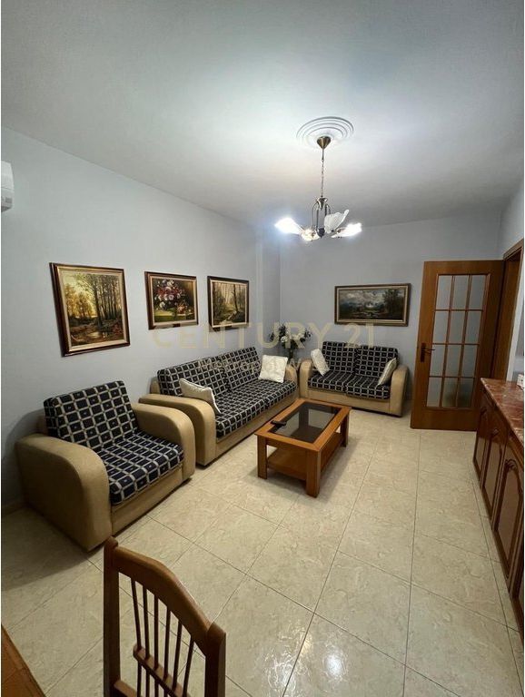 Apartament 2+1 me Qira ne Vasil Shanto 600 € /Muaj