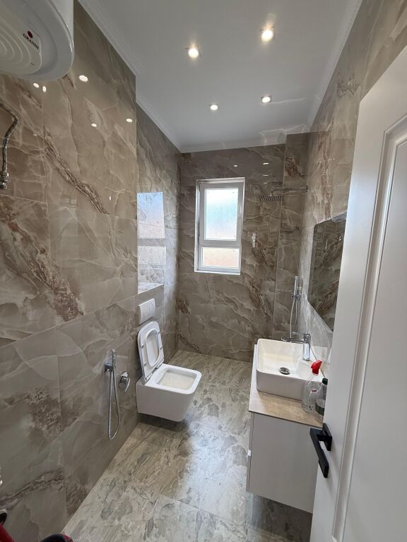 Shitet apartamenti 2+1