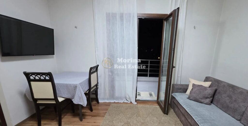 Qera | Shtëpi private 1 + 1 | Rruga e Elbasanit | 450 €/muaj