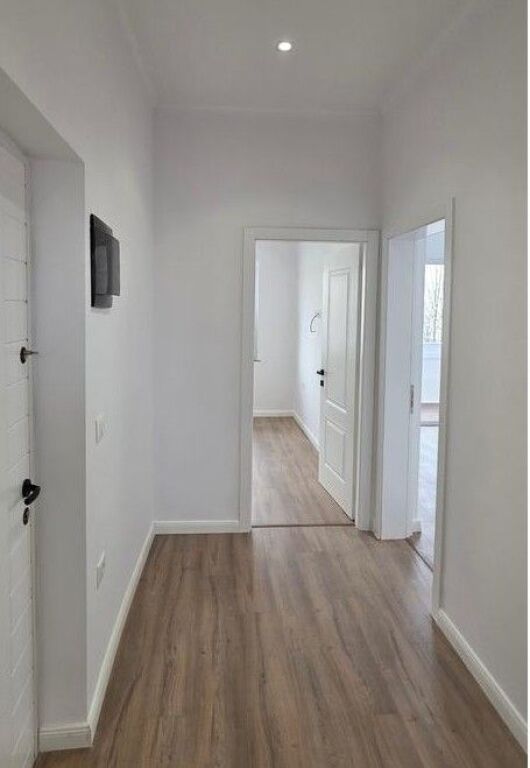 Shitet Apartament 2+1 tek Rruga Bardhyl