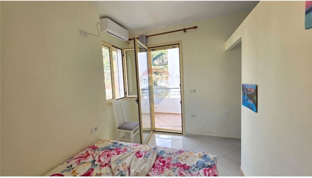 📍 Studio me Qira Lungomare, Vlorë