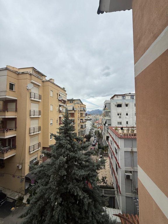 Shitet , Apartament 2+1, Kodra e Diellit , Tirane