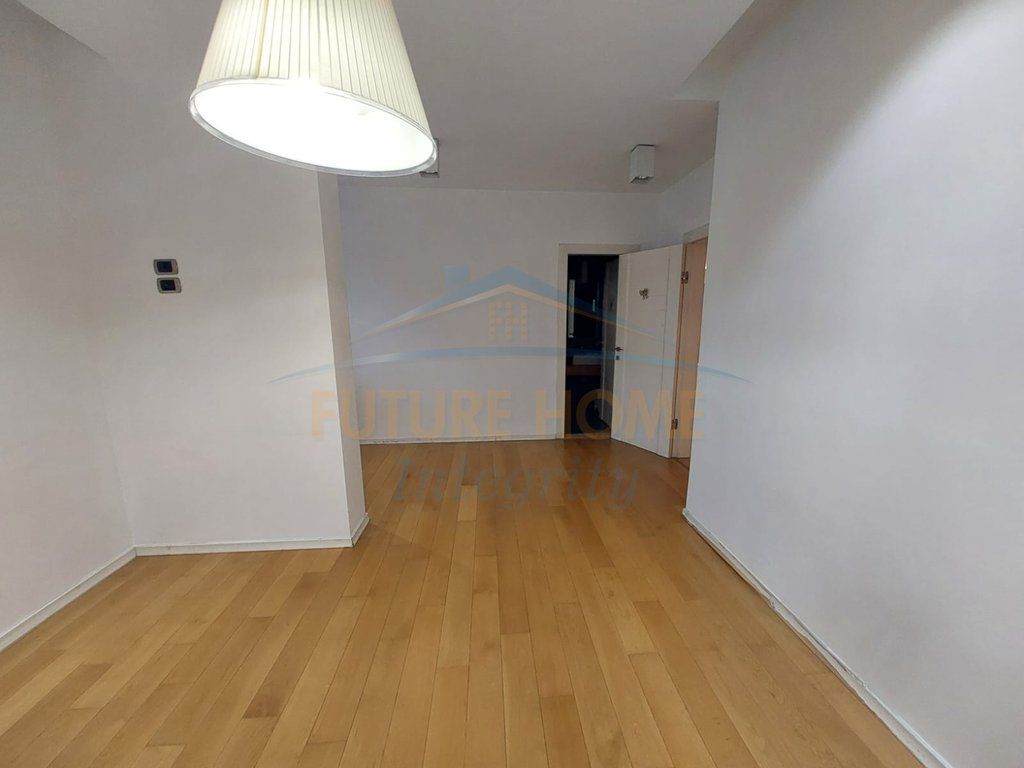 Affitto, Appartamento 2+1 per Uffici, Blloku, Tirana.