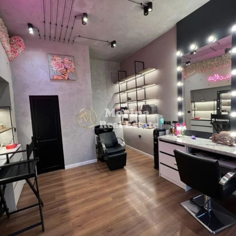 Rent | Business Premises | Martyrs of the Nation Boulevard | 450 €/month