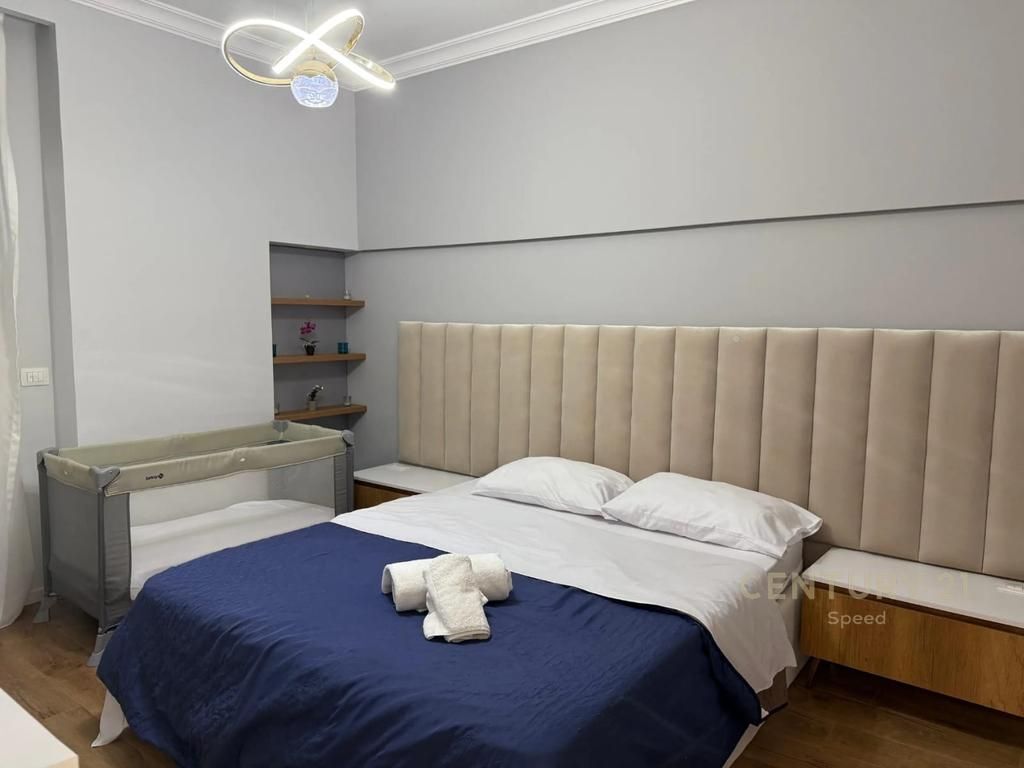 Apartament 1+1 me Post Parkimi për Qira tek Shkolla e Kuqe!