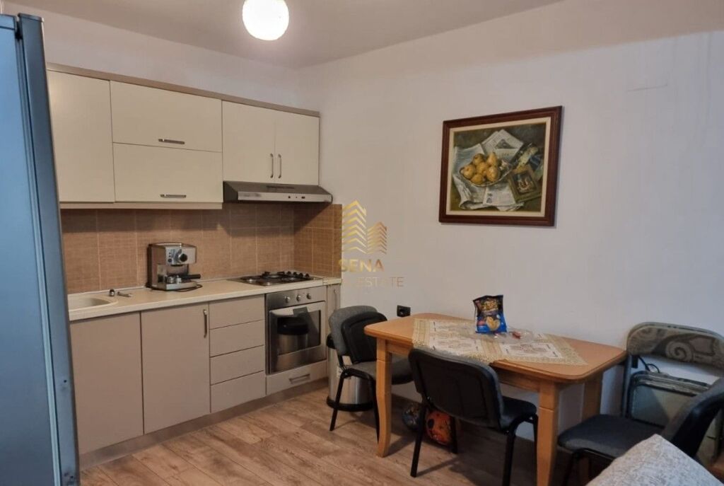 Qira, Apartament 1+1+blk + Post Parkimi, Rruga e Dibres – Shkolla e Bashkuar, 38,000 Lek/Muaj