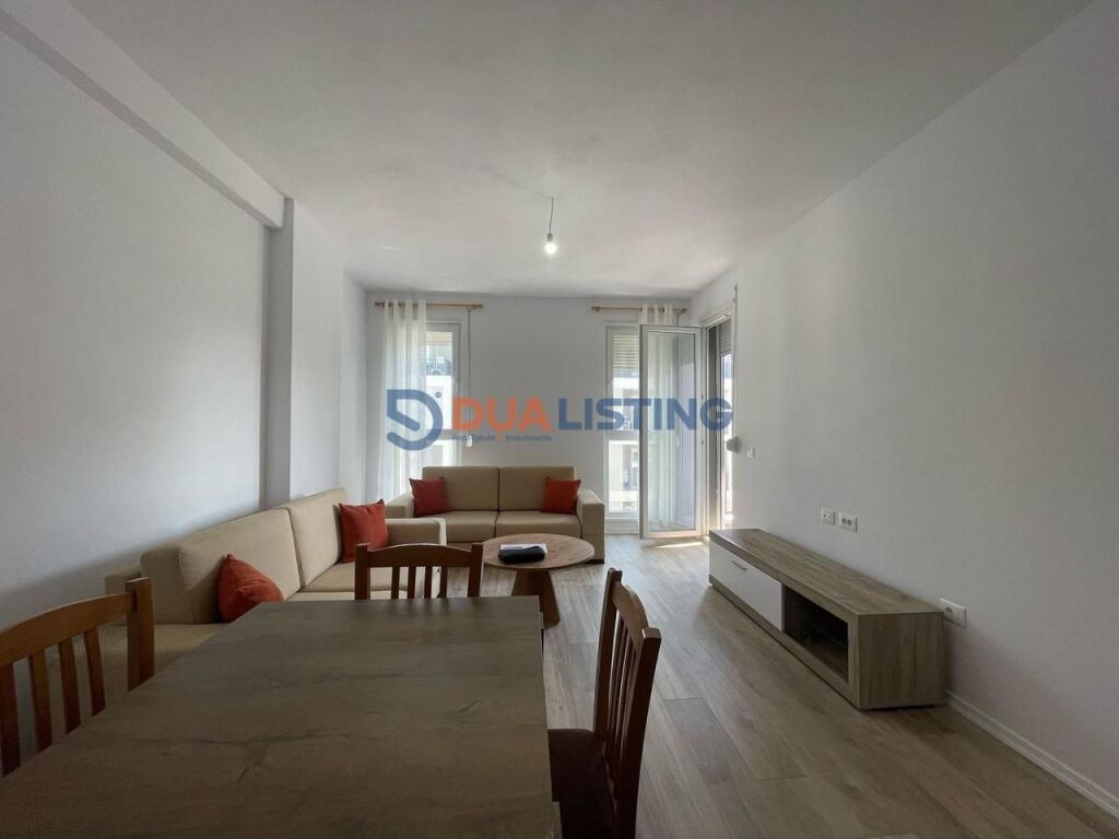 Jepet me qira apartament 2+1 tek Univers City