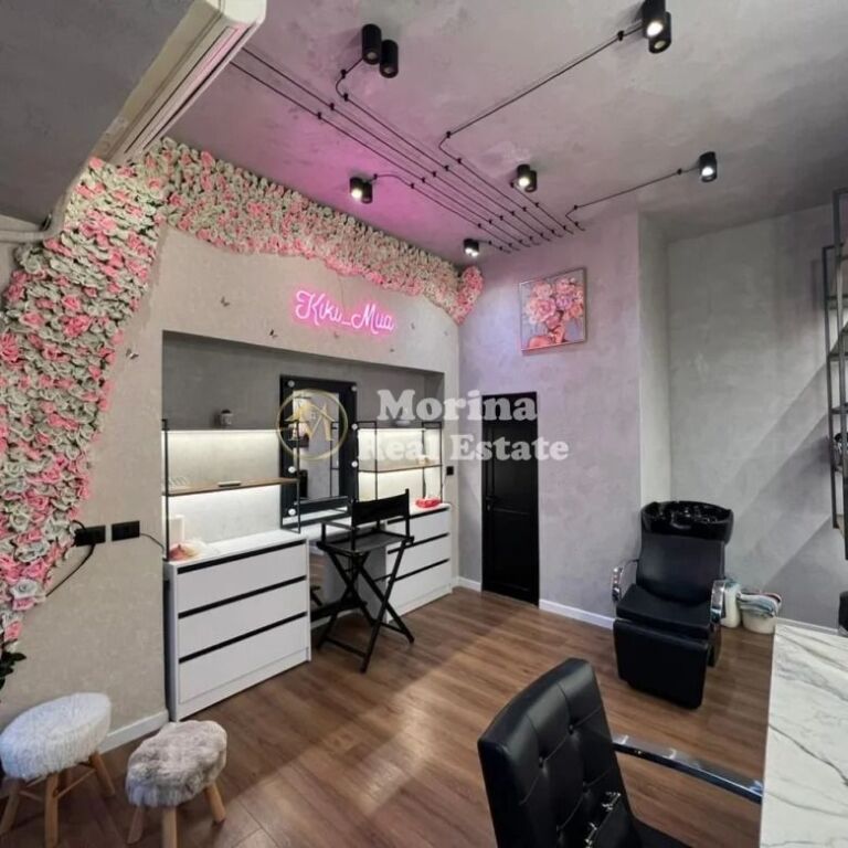 Rent | Business Premises | Martyrs of the Nation Boulevard | 450 €/month