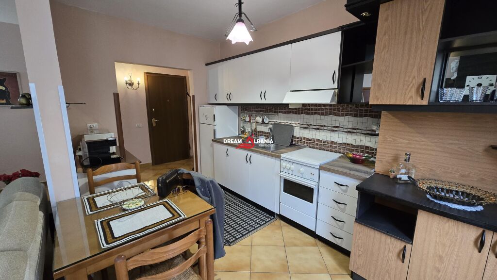 Jepet Apartament 2+1+2 tualete me qera tek Kodra e Diellit ( ID 42215491 )