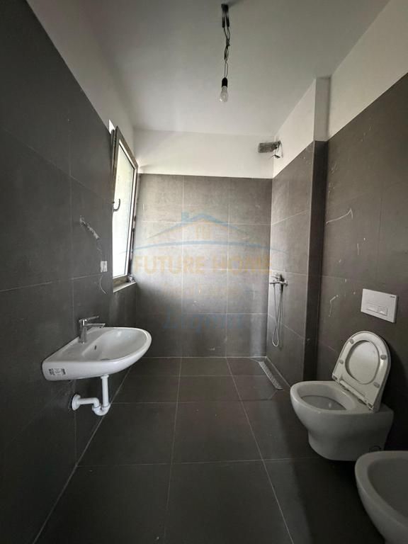 Qera, Vile Rezidenca Green Valley Liqeni i thate