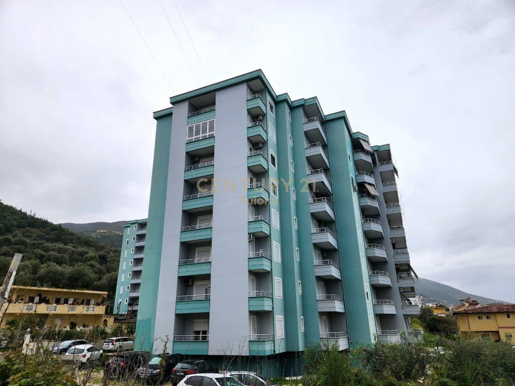 APARTAMENT MODERN 2+1 ME QIRA PRANE LUNGOMARE 1