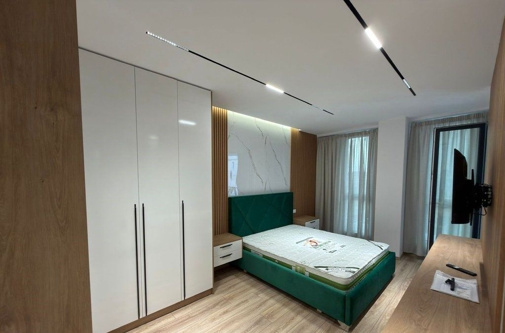 Apartament 2+1 Me Qira në Komunën e Parisit, Tiranë