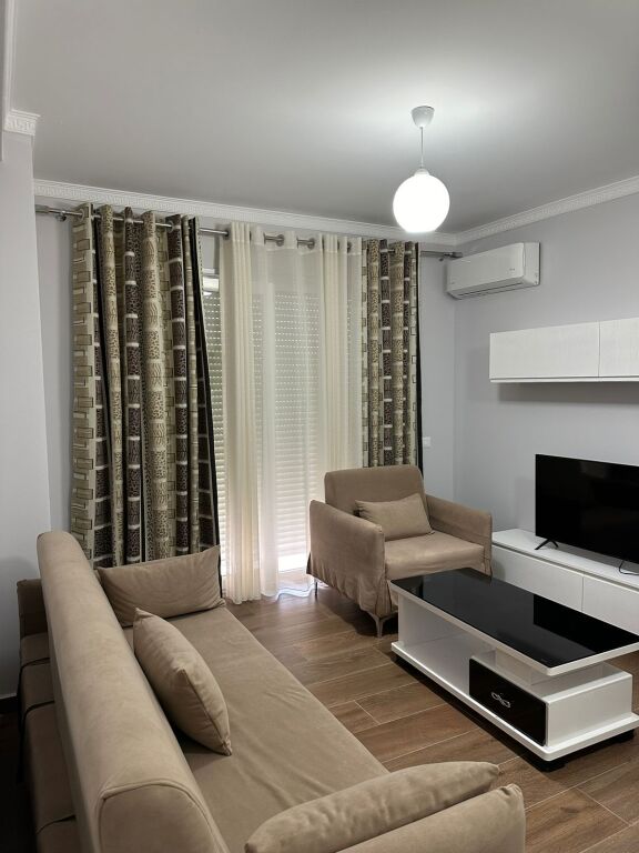 Disponojme Apartament Modern me Qira 1+1 ne Astir !