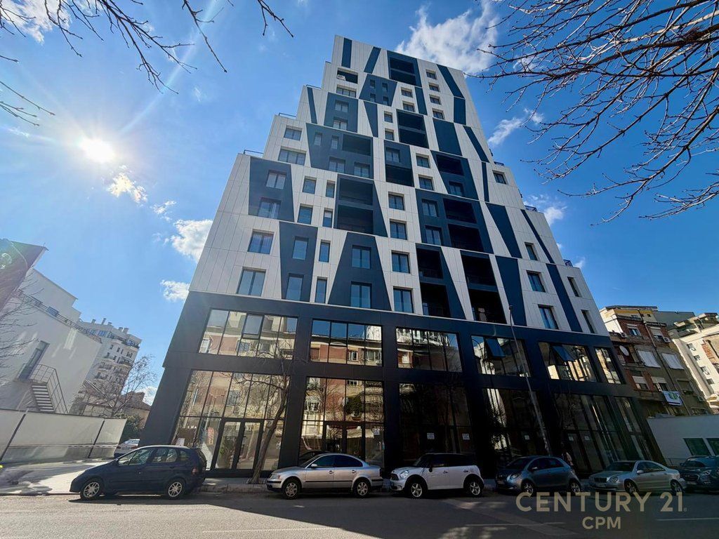 AMBIENT OPEN SPACE 110 M² ME QIRA – BUZË RRUGËS SË BARRIKADAVE!