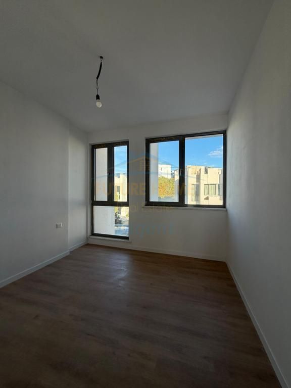 Qera, Vile Rezidenca Green Valley Liqeni i thate