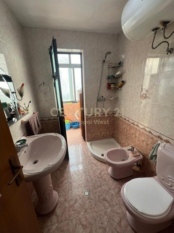 Apartament 2+1 me Qira ne Vasil Shanto 600 € /Muaj