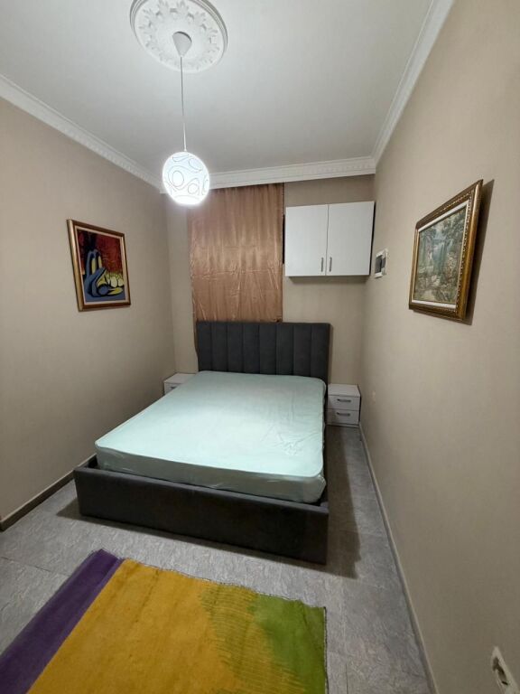 JEPET APARTAMENT ME QERA 1+1 KINOSTUDIO