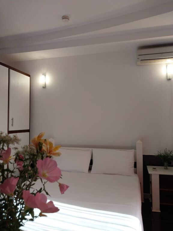 AFFITTASI HOTEL-BAR-RISTORANTE NEL PARCO DI KARAVASTA, DIVJAKË.