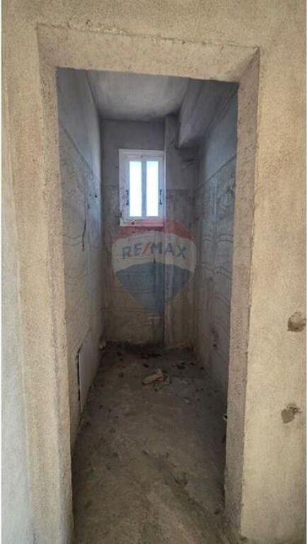 🏡 Vilë 3-katëshe për Shitje – Lagjia 24 Maji, Vlorë