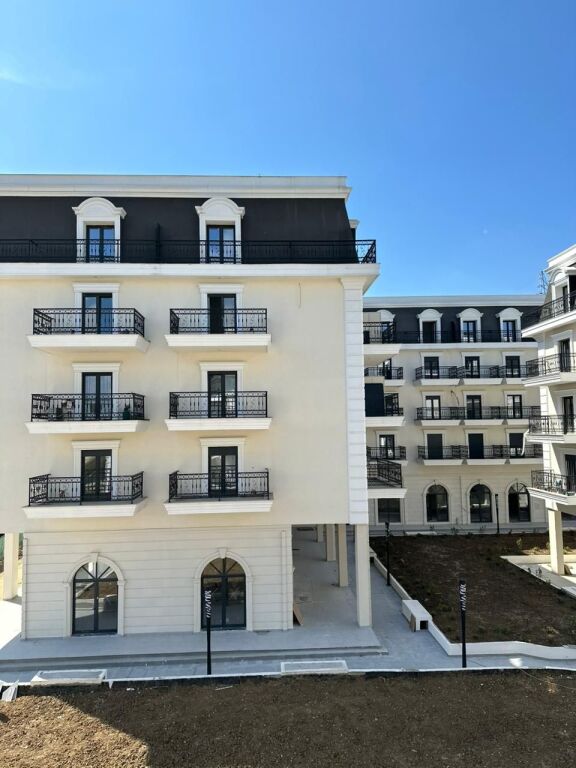 🏡 Shitet Garsoniere te Tirana Porta e Re, Sauk