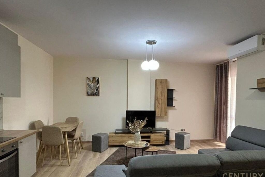APARTAMENT 1+1 ME QERA PËRBALLË DELIJORGJIT.