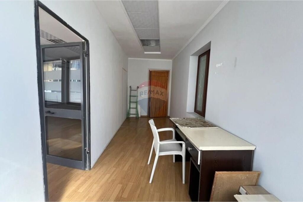 AMBIENTE PER AFFARI IN CENTRO!