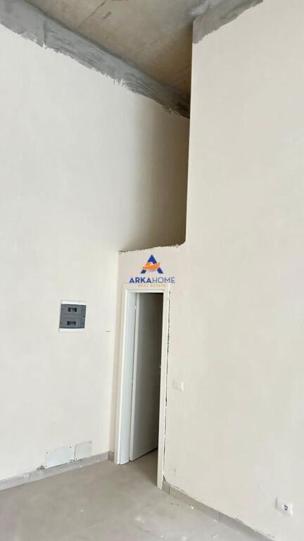 BUSINESS PREMISES FOR RENT 30M2 "PAZARI I RI" 100,000 LEKE