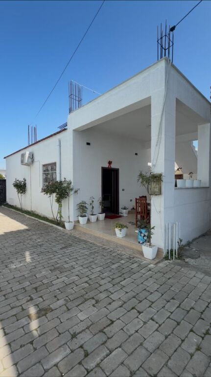 Shitet Shtëpi Private 1-Katëshe në Bathore (Kamëz)