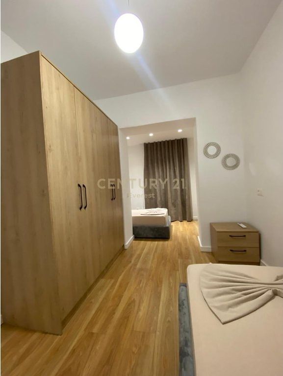 21-DHJETORI, APARTAMENT 2+1 PER QIRA