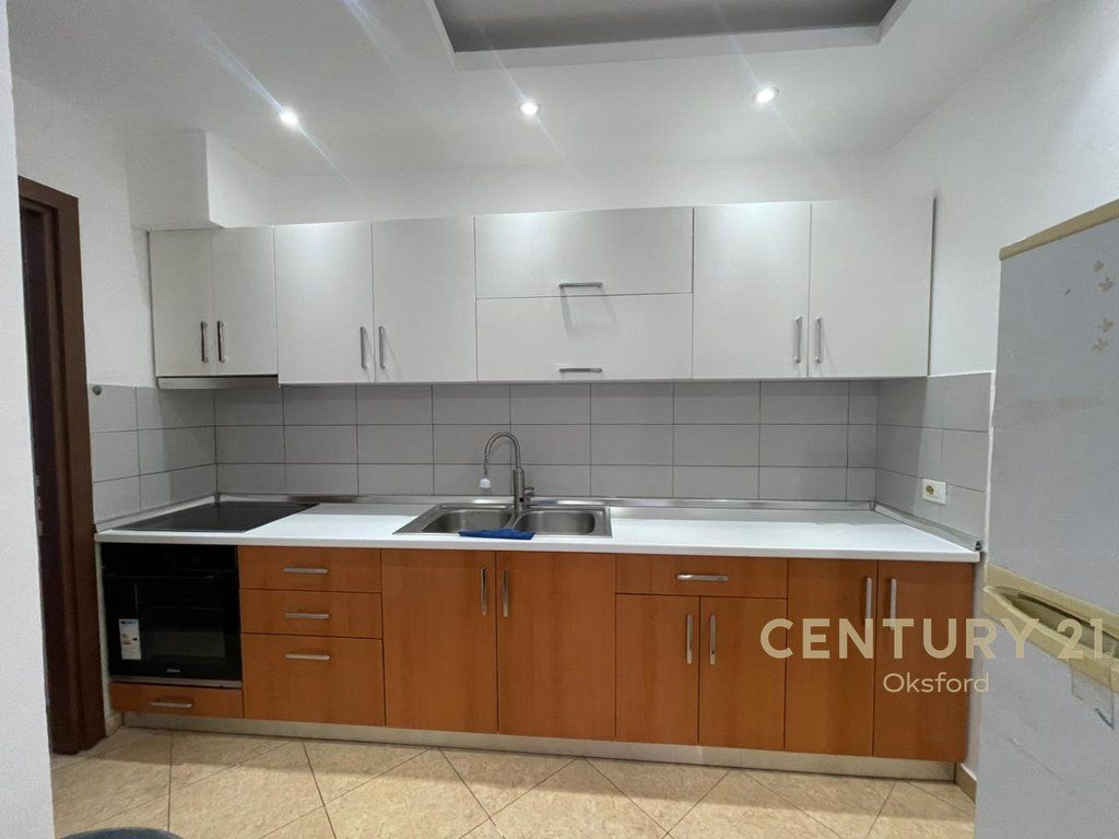 PËR QIRA APARTAMENT 2+1 NË FUSHËN E AVIACIONIT