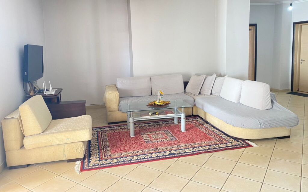 Appartamento 2+1, Astir( Ozoni)!