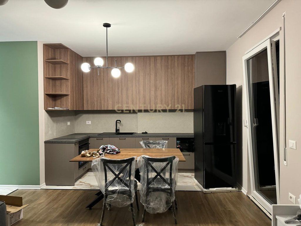 APARTAMENT 2+1+2 ME QIRA TEK TRIO TOWER!