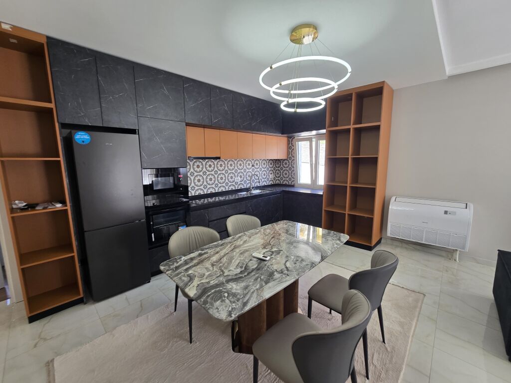 APARTAMENT 2+1+2+ POST PARKIMI | ME QIRA | LIQENI I FARKËS
