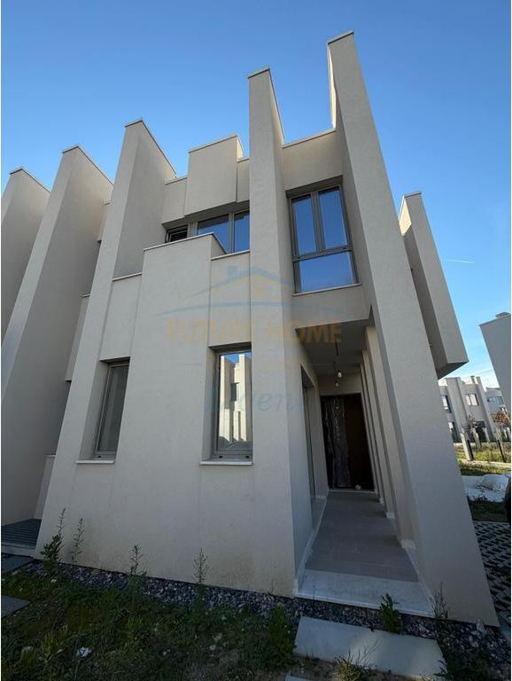 Qera, Vile Rezidenca Green Valley Liqeni i thate