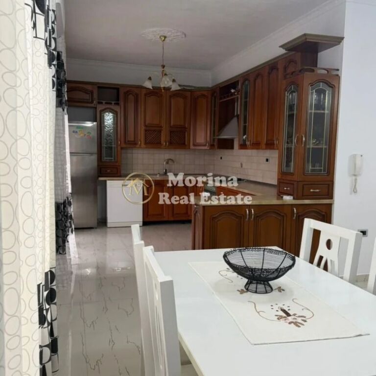 Qera | Shtëpi private 2 + 1 | Sauk | 500 €/muaj