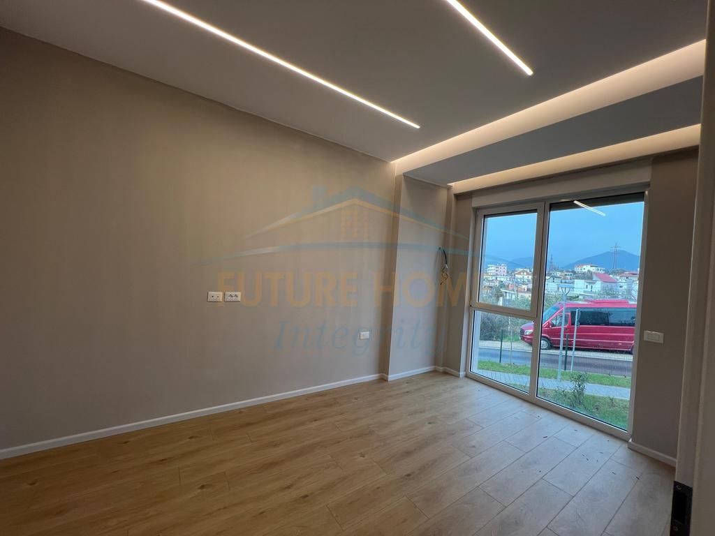 Shitet Vilë 3-Katëshe+2 Poste parkimi, AbA Residence