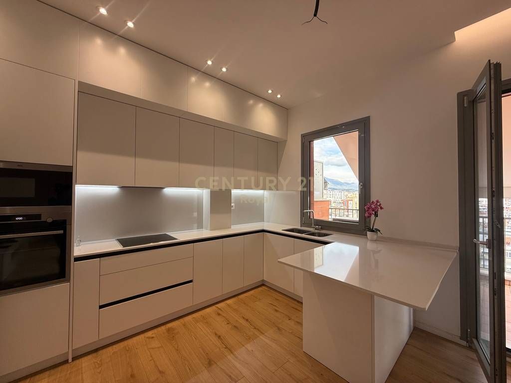 Jepet me qira apartament 2+1+2