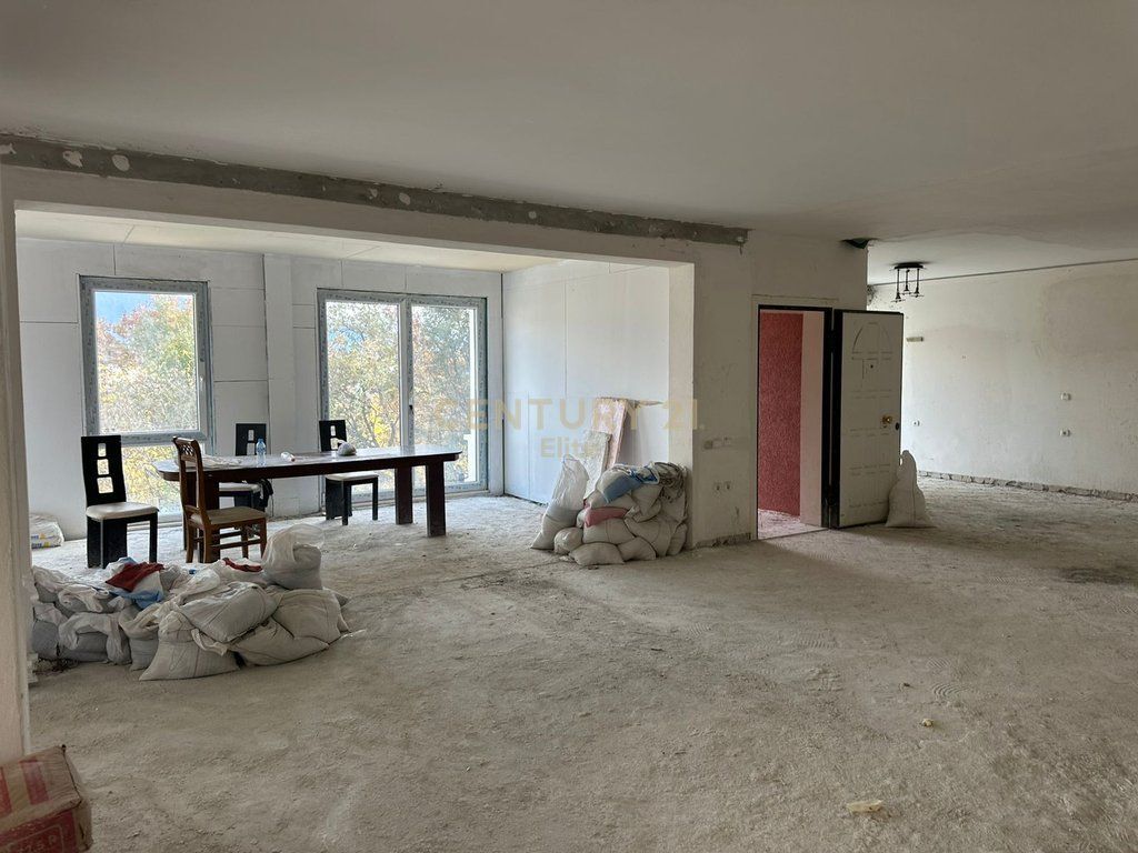 Edificio multifunzionale in affitto – Kodra e Diellit, Tirana