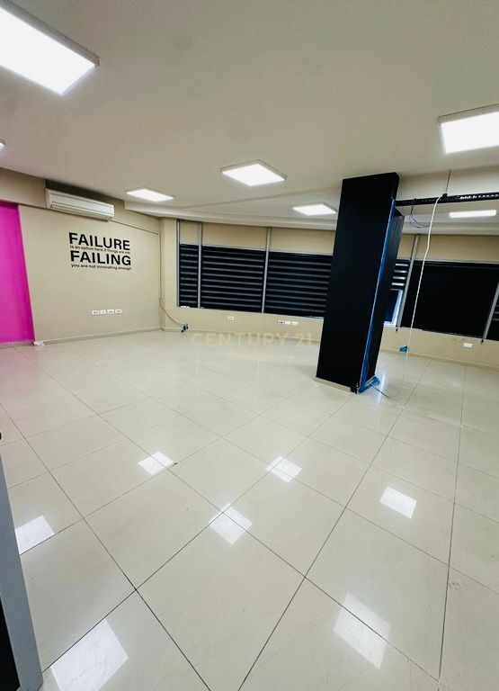 Kompleksi Halili - Jepet Me Qera 300m2 Ambjent Komercial