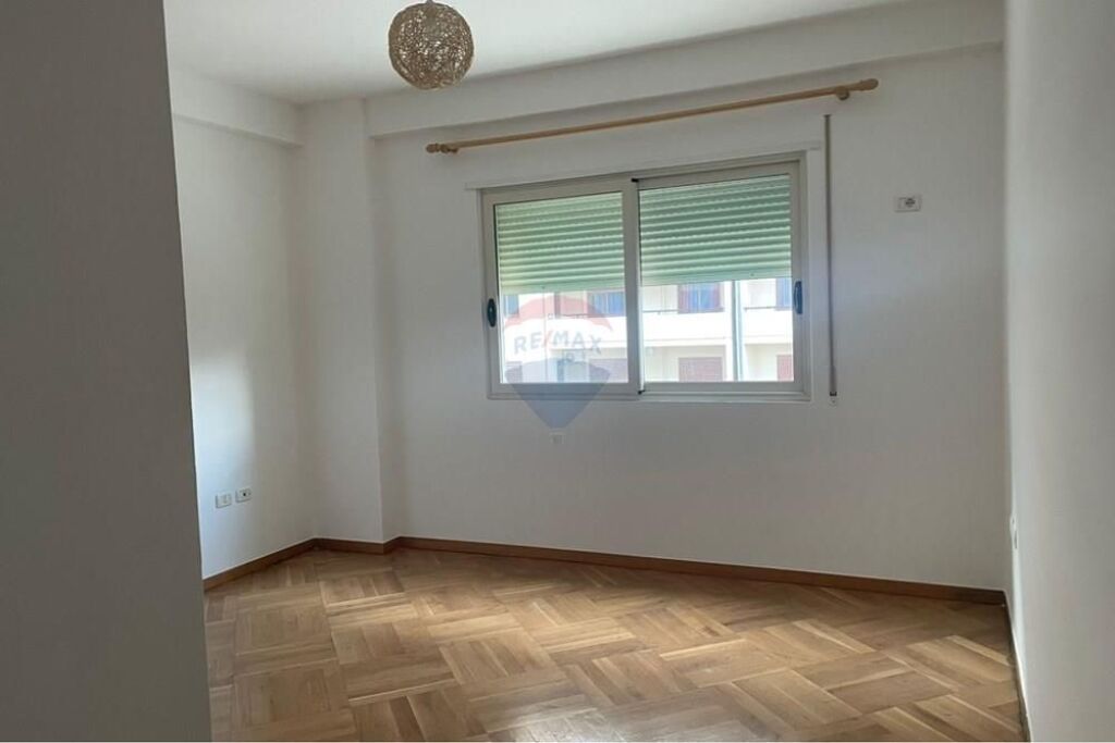 🏡 Apartament 3+1 me Qira – Pranë Parkut Aulona, Vlorë