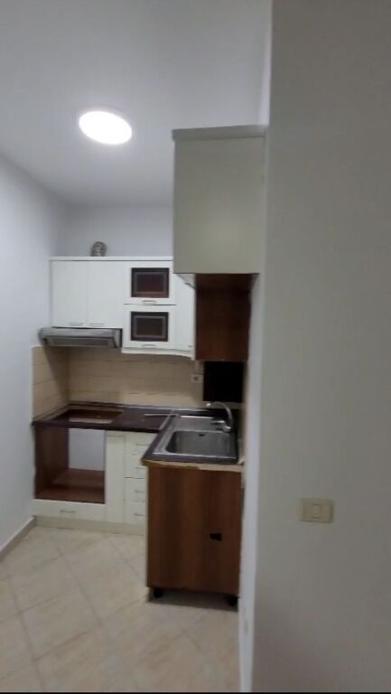 🏡 Apartment 2+1 for Rent – Kavajës Street (Condor Center)