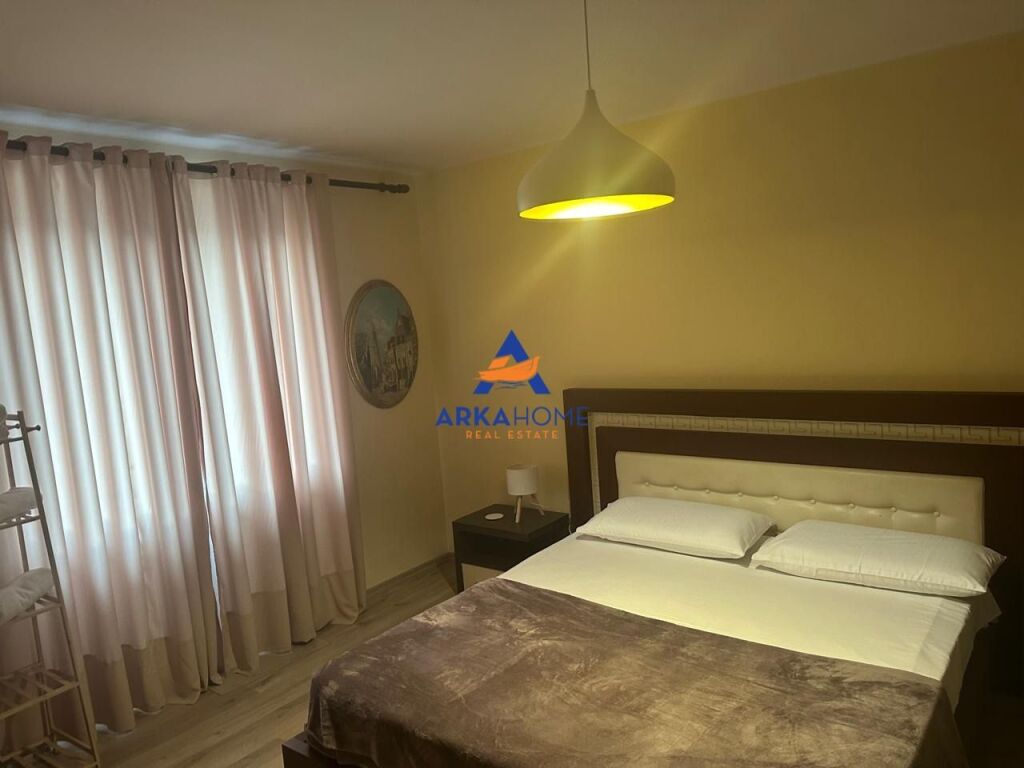 APARTAMENT ME QERA 3+1+BALLKON "SHESHI WILLSON" 100.000 LEKE