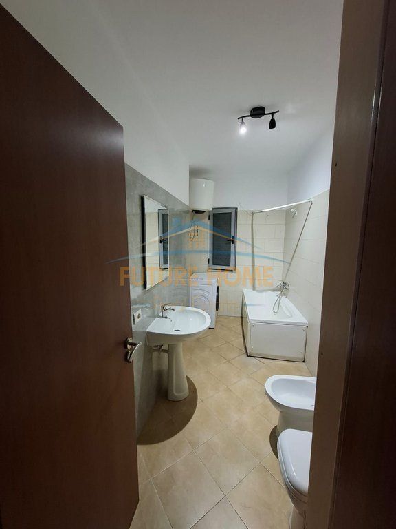 Shitet, Apartament 2+1, Unaza e Re