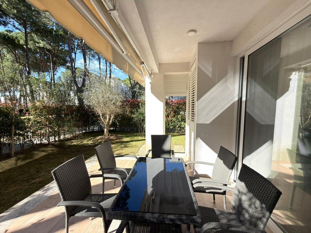 San Pietro Residence, Apartament 2+1 me oborr privat 203 m²