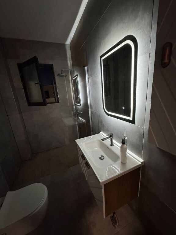 Jepet me Qera Apartament 1+1+Ballkon ne Kamez